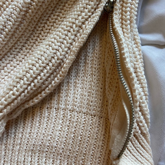 H&M Knit Sweater - Picture 4 of 5